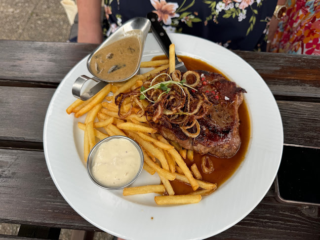 Opinii despre Restaurace Car Club în Vrchlabí - Gastronomie a pohostinství