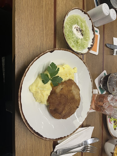 Opinii despre Vinohradský Parlament în Vinohrady - Gastronomie a pohostinství