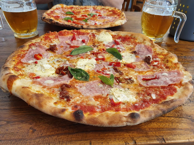 Johnny Pizza Bistro (Takeaway) - Nové Město