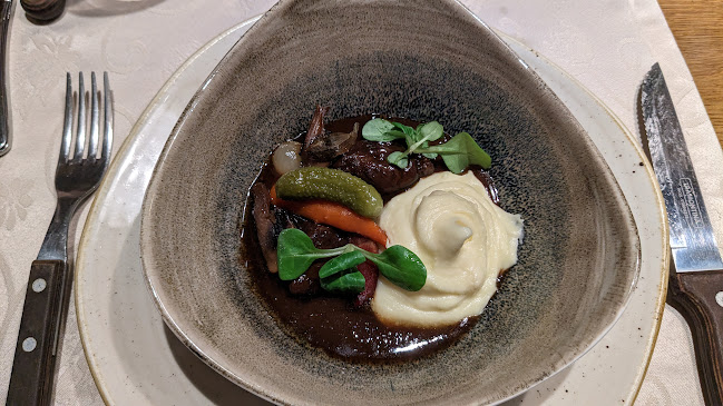 Bílá kráva - steaky a francouzská venkovská kuchyně