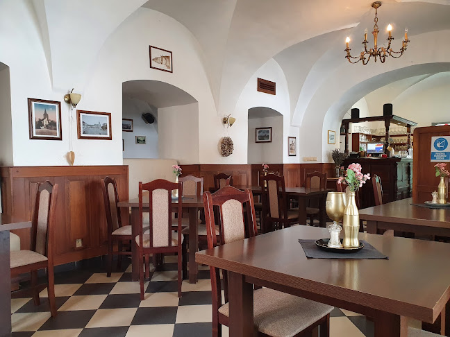 Opinii despre Zámecká restaurace v Jičíně în Jičín - Gastronomie a pohostinství