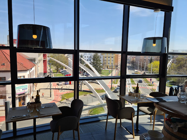 Gočárova tř. 1754, 500 02 Hradec Králové 2