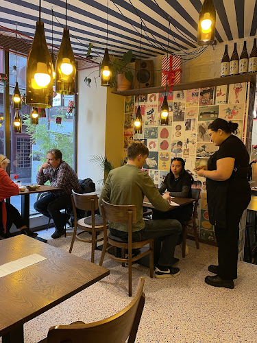 Opinii despre MANYA Sushi & Sake Izakaya în Brno - Gastronomie a pohostinství