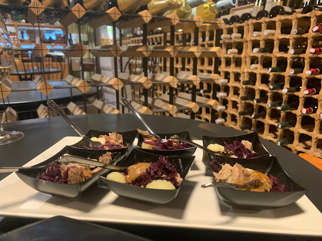 Opinii despre SOMMELLERIE în Praha 4 - Gastronomie a pohostinství