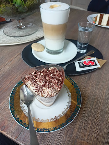 Opinii despre Cukrarna a kavarna Skrivany în Hradec Králové - Gastronomie a pohostinství