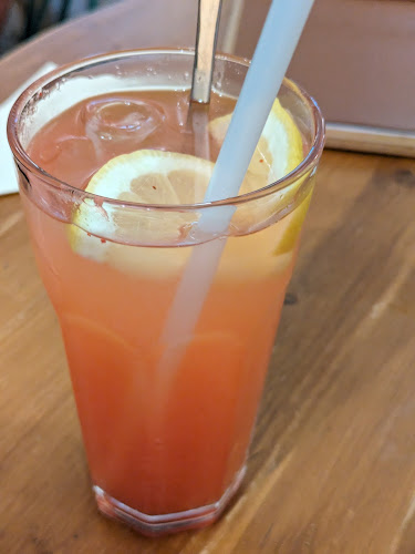 Opinii despre Schovaná Kavárna în Plzeň 3 - Gastronomie a pohostinství