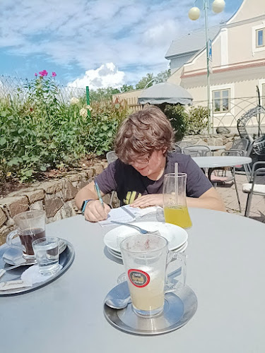 Kavárna Kousek - Gastronomie a pohostinství