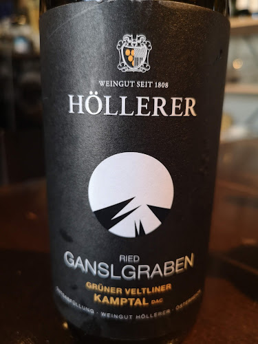 Opinii despre Bar Kobka 8 în Praha - Gastronomie a pohostinství