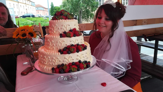 Opinii despre Karlíkova továrna na dorty în Praha - Gastronomie a pohostinství