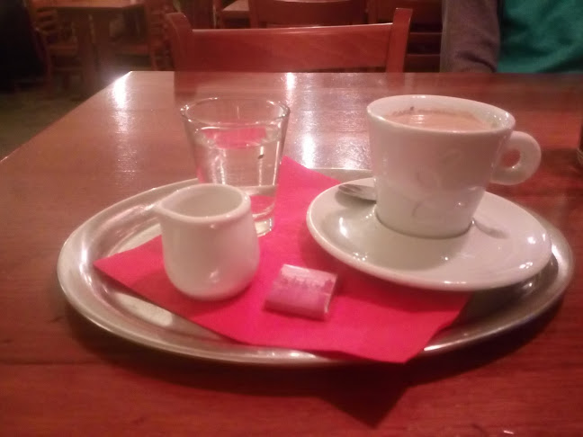 Opinii despre Pizzeria Kmotra Kavárna în Nové Město - Gastronomie a pohostinství