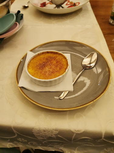 Bílá kráva - steaky a francouzská venkovská kuchyně - Gastronomie a pohostinství