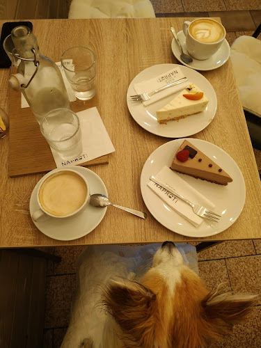KAFE NAPROTI - Gastronomie a pohostinství