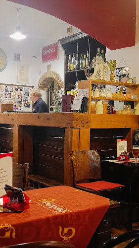 Opinii despre Salmovská Literární Kavárna în Nové Město - Gastronomie a pohostinství