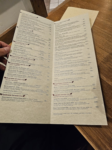 Comentarii opinii despre Bílá kráva - steaky a francouzská venkovská kuchyně