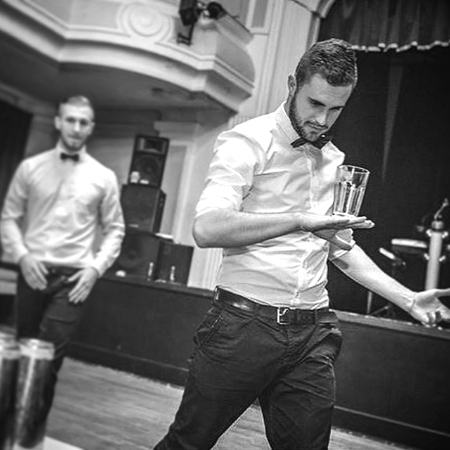 Barmanská show Elvis & Frankie Bar Agency - Plzeň 2-Slovany