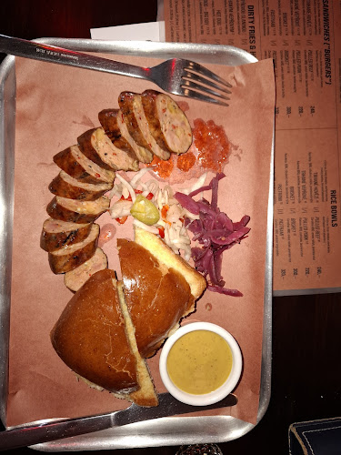 Opinii despre Hell Smoke BBQ în Malá Strana - Gastronomie a pohostinství