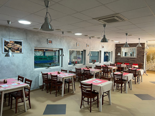 Curry & Tikka Lužiny - Gastronomie a pohostinství