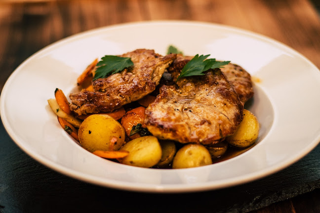 nám. ČSM 1022, 357 35 Chodov u Karlových Var 1