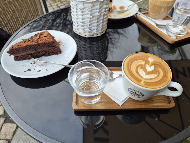 Opinii despre Kavárna Ostrov - Caffíčko în Ostrov - Gastronomie a pohostinství