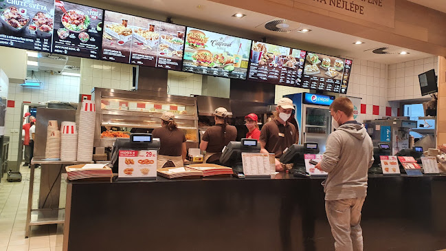Opinii despre KFC Hradec Králové DT în Hradec Králové - Gastronomie a pohostinství