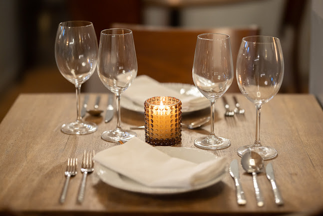 Opinii despre Restaurace Chateau Ctěnice în Praha - Gastronomie a pohostinství