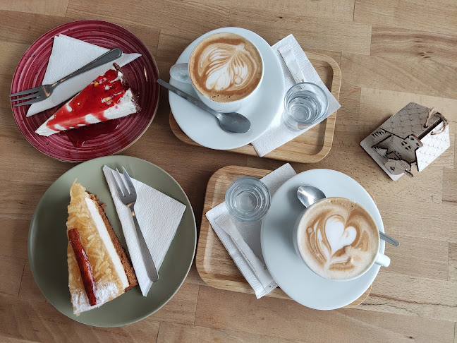 Opinii despre Elian's Coffee House în Praha 9 - Gastronomie a pohostinství