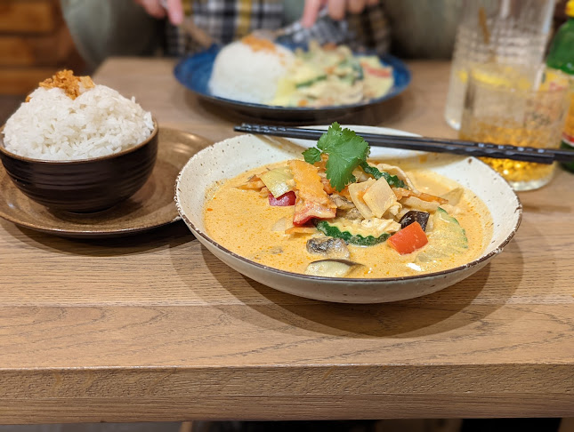 Khomfi - Gastronomie a pohostinství