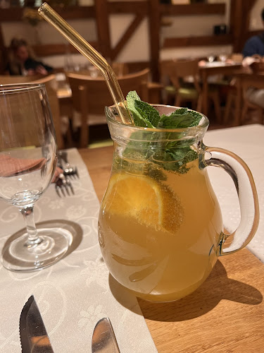 Opinii despre Bílá kráva - steaky a francouzská venkovská kuchyně în Vinohrady - Gastronomie a pohostinství