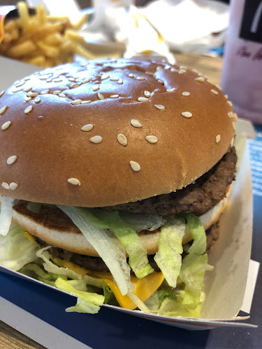 Opinii despre McDonald's în Hradec Králové - Gastronomie a pohostinství