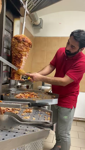 Comentarii opinii despre AZZA KEBAB HOUSE
