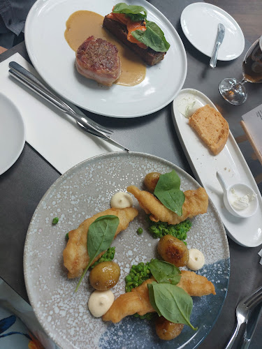 Tančící dům - Ginger & Fred Restaurant