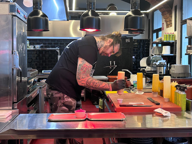 Opinii despre Hell Smoke BBQ în Malá Strana - Gastronomie a pohostinství