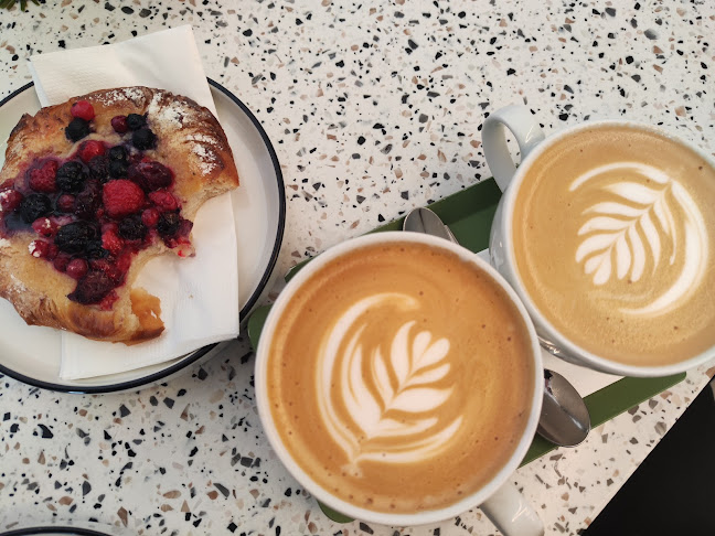 KRO COFFEE VINOHRADY - COFFEE & BAKERY