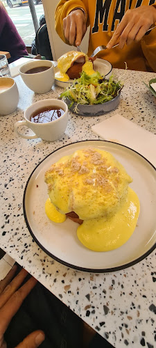 KRO COFFEE VINOHRADY - COFFEE & BAKERY