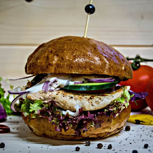 Comentarii opinii despre Dolly Burger