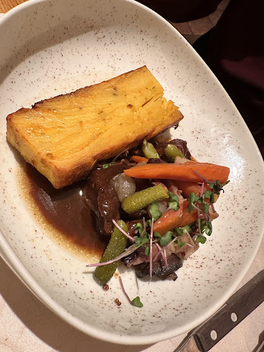 Bílá kráva - steaky a francouzská venkovská kuchyně - Vinohrady