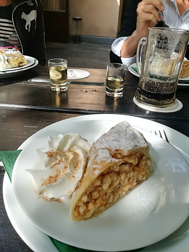 Opinii despre Restaurace a pivovar U Fleků în Nové Město - Gastronomie a pohostinství