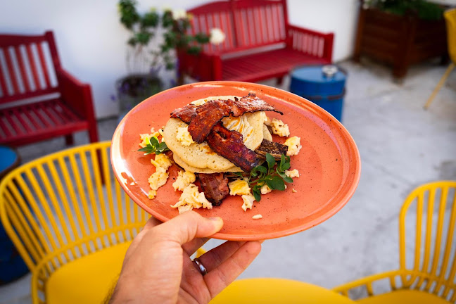 Comentarii opinii despre Crowd Cafe