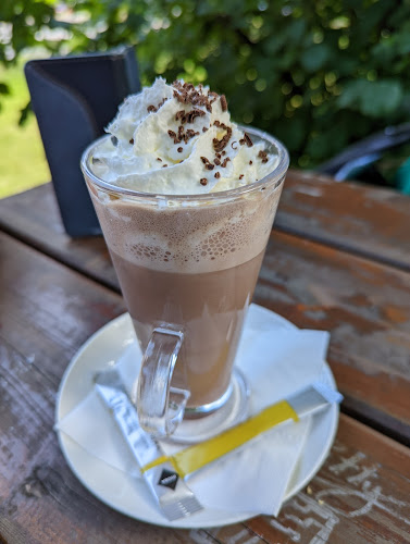 Opinii despre Cukrárna Sněhurka în Olomouc - Gastronomie a pohostinství