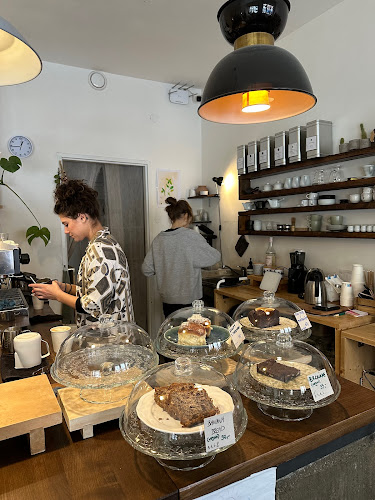 Opinii despre Café Tout va bien în Vinohrady - Gastronomie a pohostinství