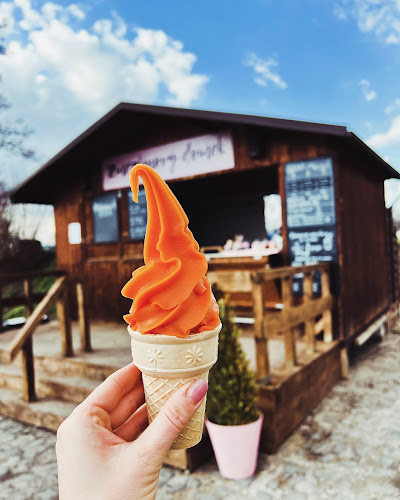 Zmrzlinový domek - točená zmrzlina, ledová tříšť