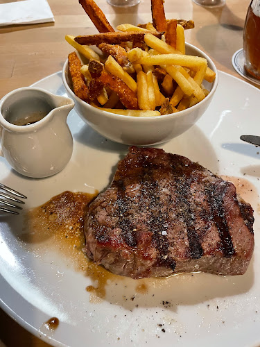 Pobřežní 1/42, 186 00 Karlín