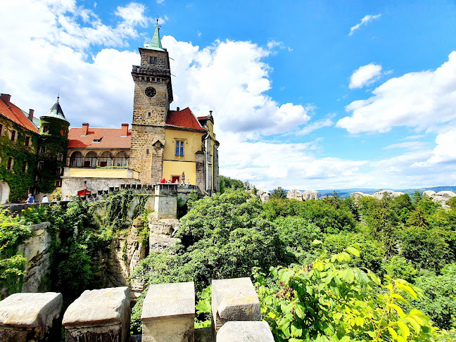 Zámecká restaurace Hrubá Skála - Gastronomie a pohostinství