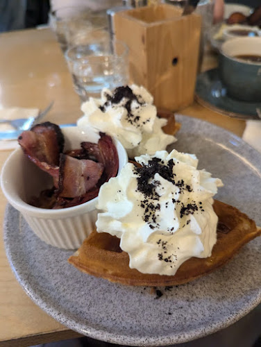 Comentarii opinii despre Coffee & Waffles / Snídaně v Praze