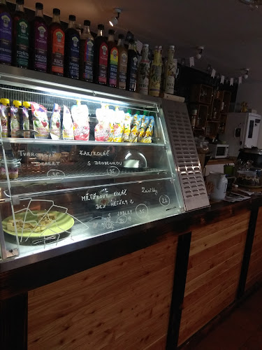 Comentarii opinii despre Komunitní centrum a kavárna MEZI DOMY