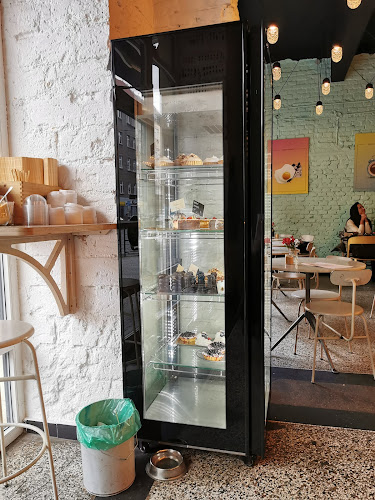 Komunardů 886/ 26, 170 00 Praha 7-Holešovice