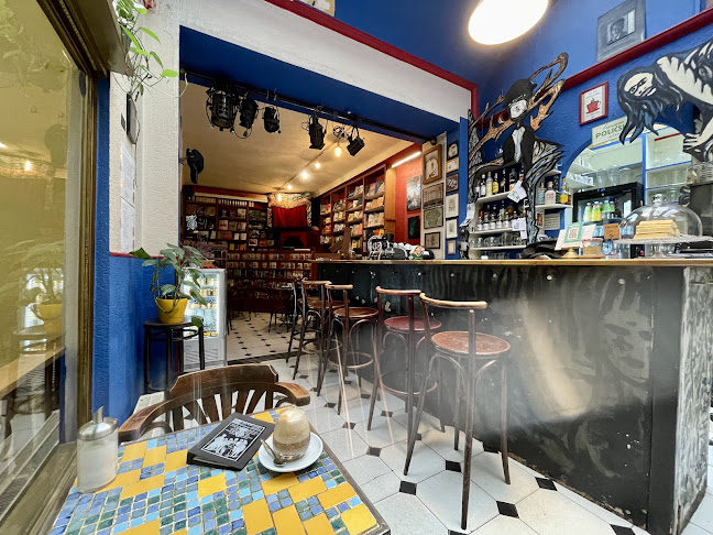 Opinii despre Řehoř Samsa café bar & knihkupectví în Nové Město - Gastronomie a pohostinství