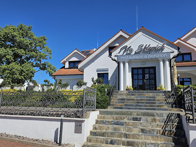 Restaurace a penzion Na Sklepích, Chrudim - Gastronomie a pohostinství