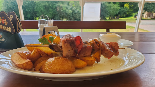 Restaurace Zámek Choltice - Pardubice