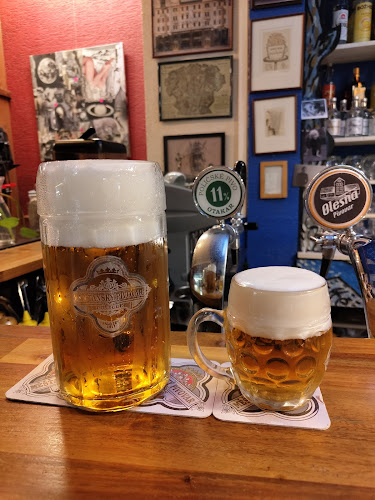 Opinii despre Řehoř Samsa café bar & knihkupectví în Nové Město - Gastronomie a pohostinství